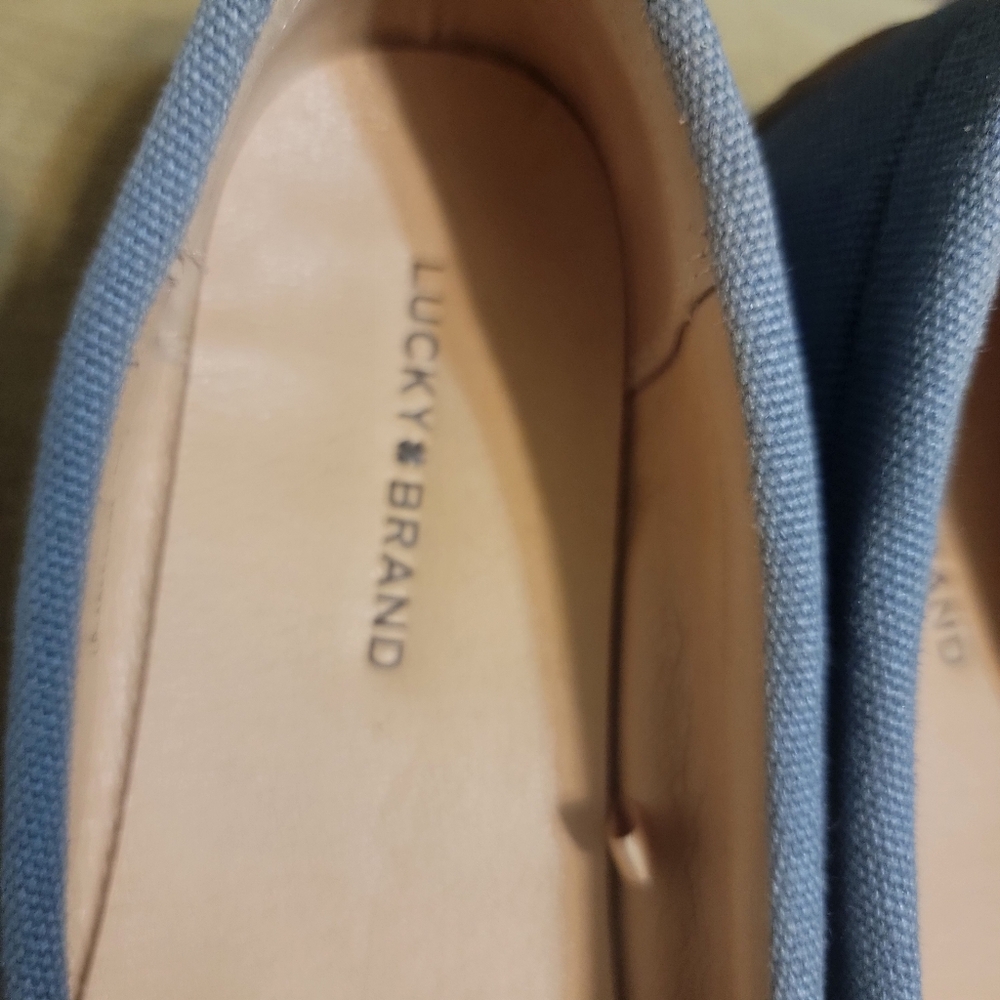 Lucky slip ons size 7 - Picture 6 of 7